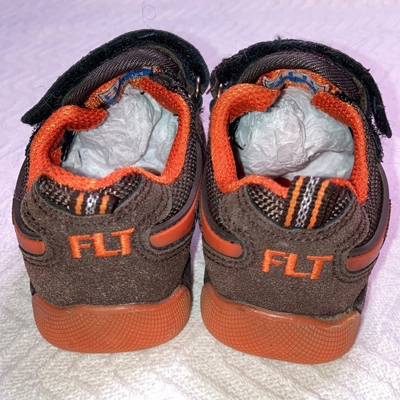 5/$20 Fletu size 7 boys brown orange sneaker - Picture 4 of 8